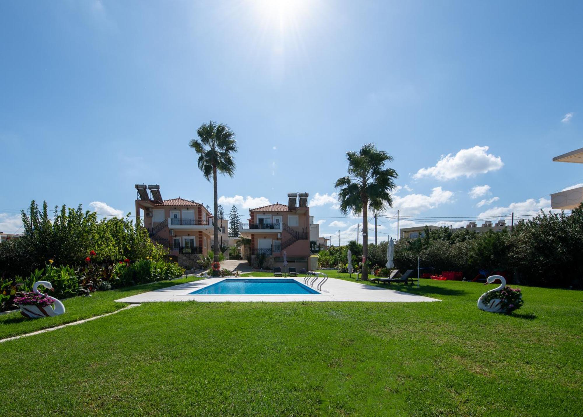 Socrates Holidays Apt. 2 With Pool Near The Beach Platanés Zewnętrze zdjęcie
