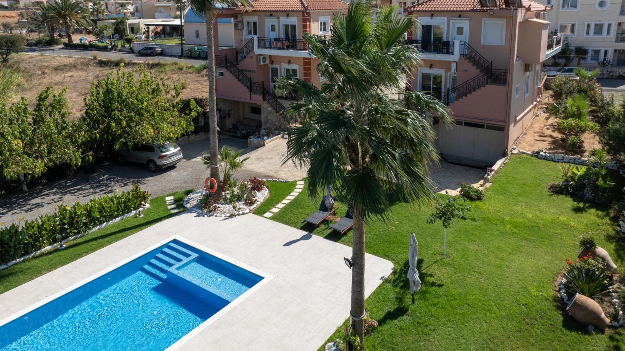 Socrates Holidays Apt. 2 With Pool Near The Beach Platanés Zewnętrze zdjęcie
