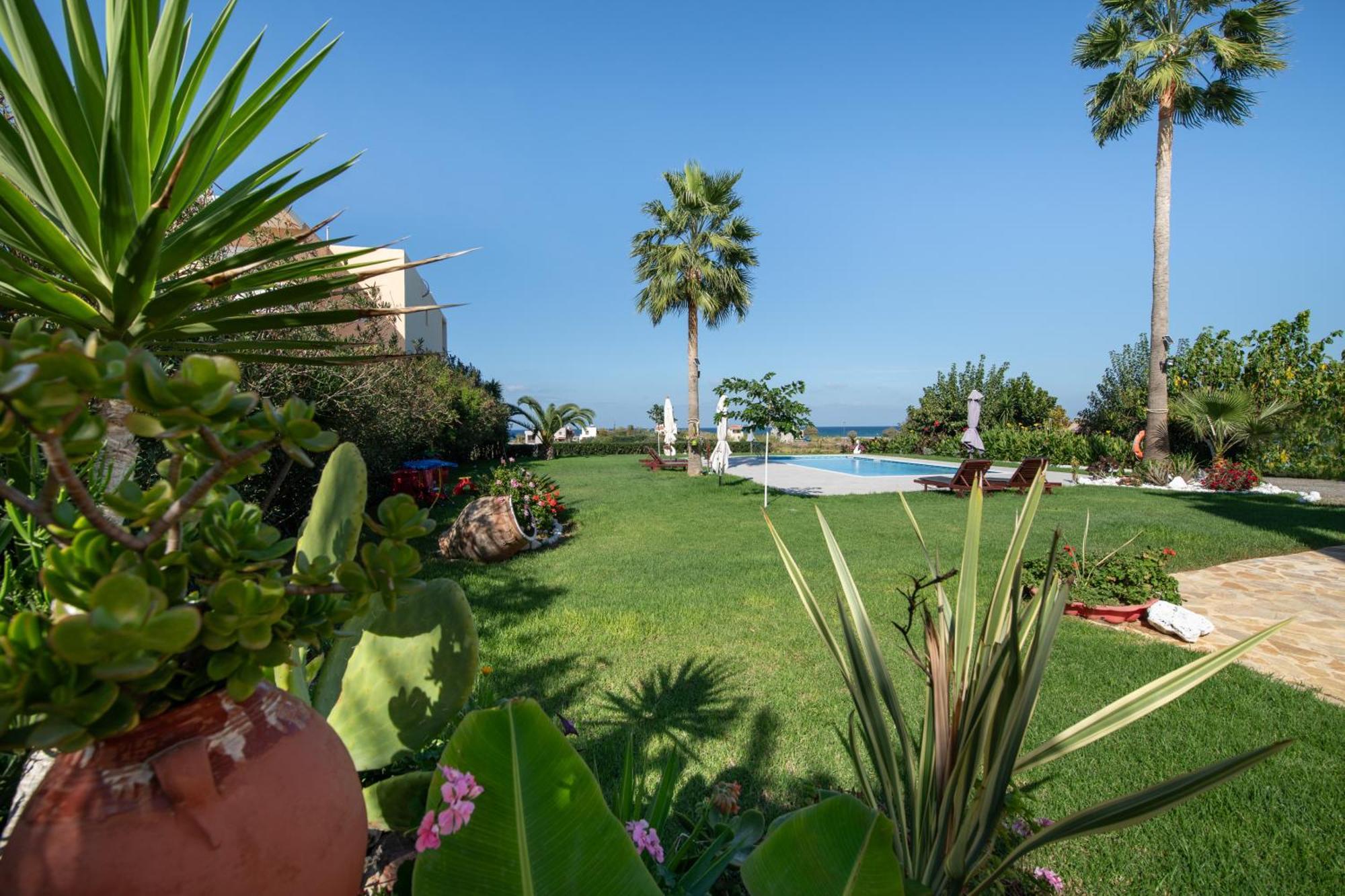 Socrates Holidays Apt. 2 With Pool Near The Beach Platanés Zewnętrze zdjęcie